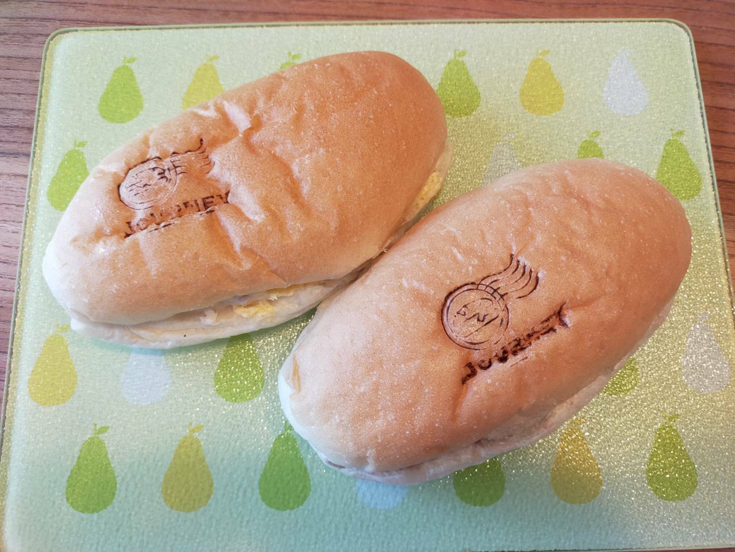 パンには「JOURNEY」の焼印が。カワイイ！