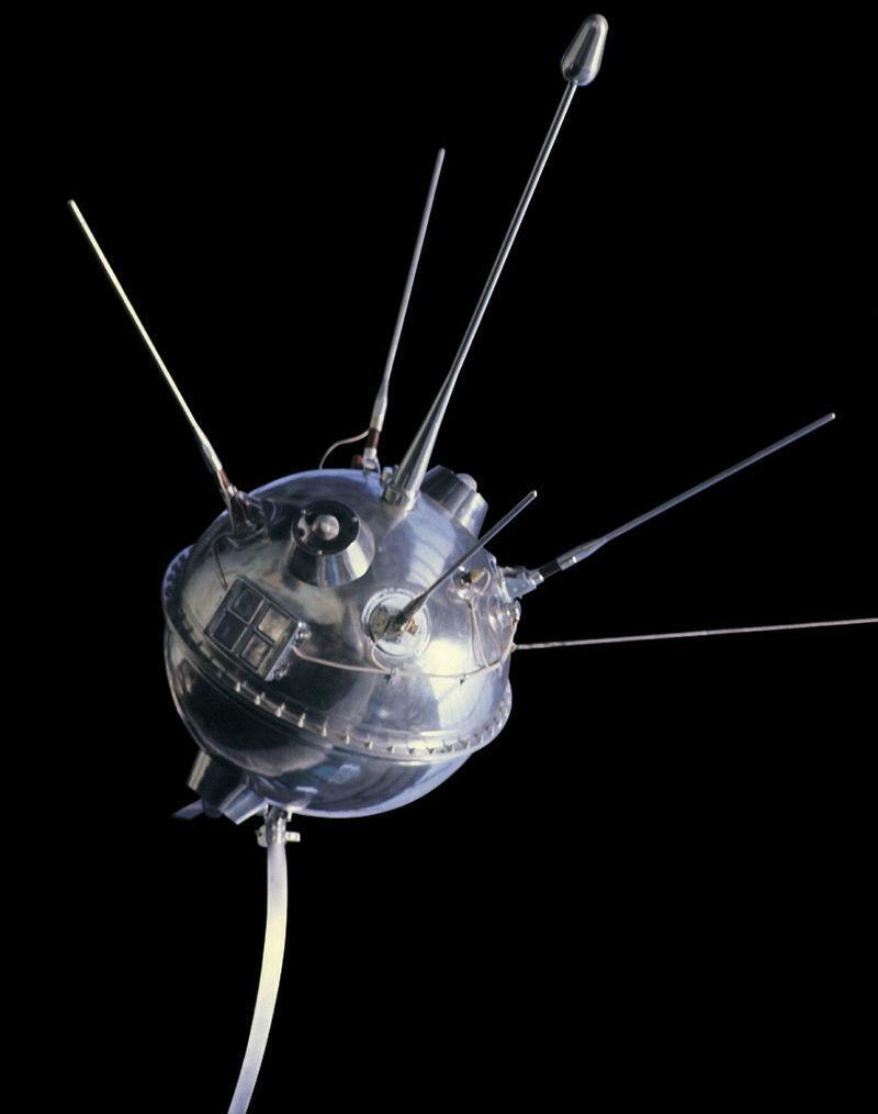 ロシアの月探査機「ルナ1号」©Wikipedia
