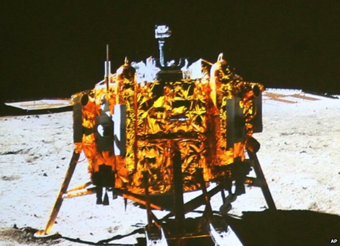 中国の月着陸機「嫦娥3号」©CNSA / BBC News