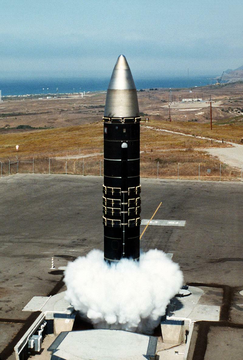 2002年まで米軍で実戦配備されていた大陸間弾道ミサイル「ピースキーパー」出典 : Wikipedia