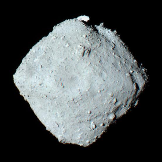 小惑星「リュウグウ」出典：Wikipedia