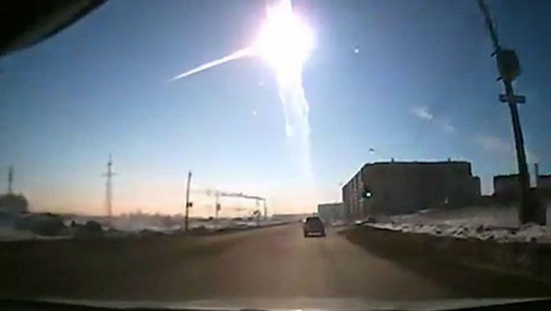 チェリャビンスク州隕石落下 出典:Wikipedia