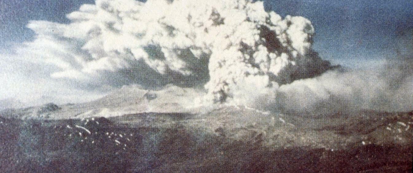 本震の38時間後に噴火したコルドン・カウジェ火山　出典：Wikipedia