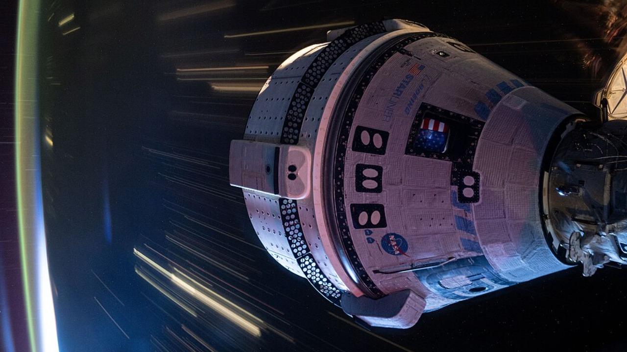 不具合が続くスターライナー、地球帰還にドラゴン宇宙船が使 不具合が続くスターライナー、地球帰還にドラゴン宇宙船が使