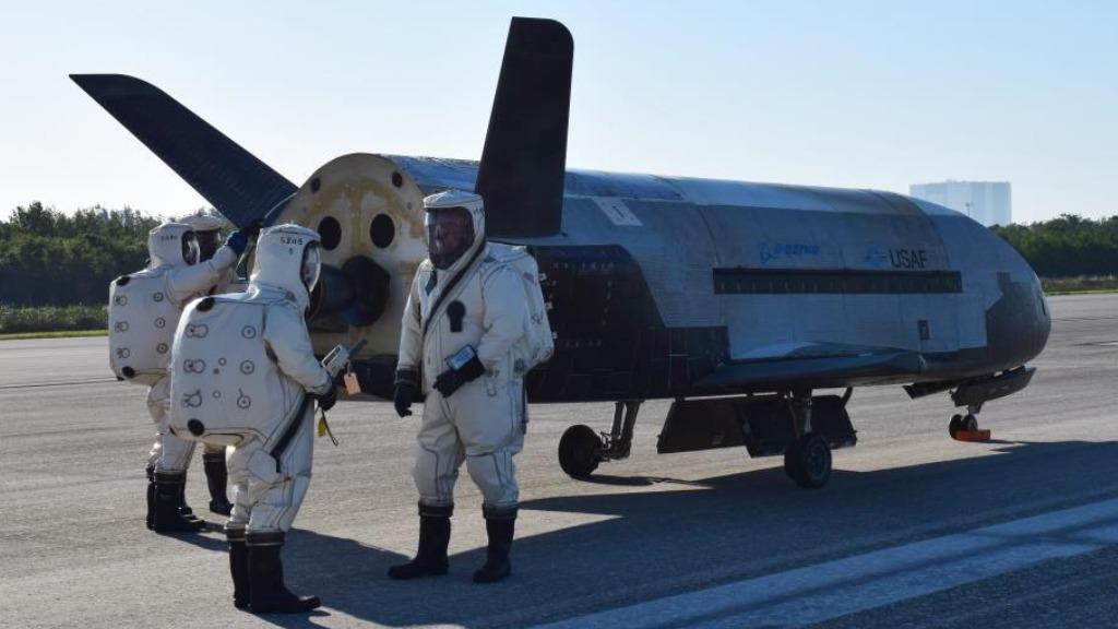 宇宙船 14カ月ぶりに帰還した謎の宇宙船「X-37B」を写真で見る - 13/18
