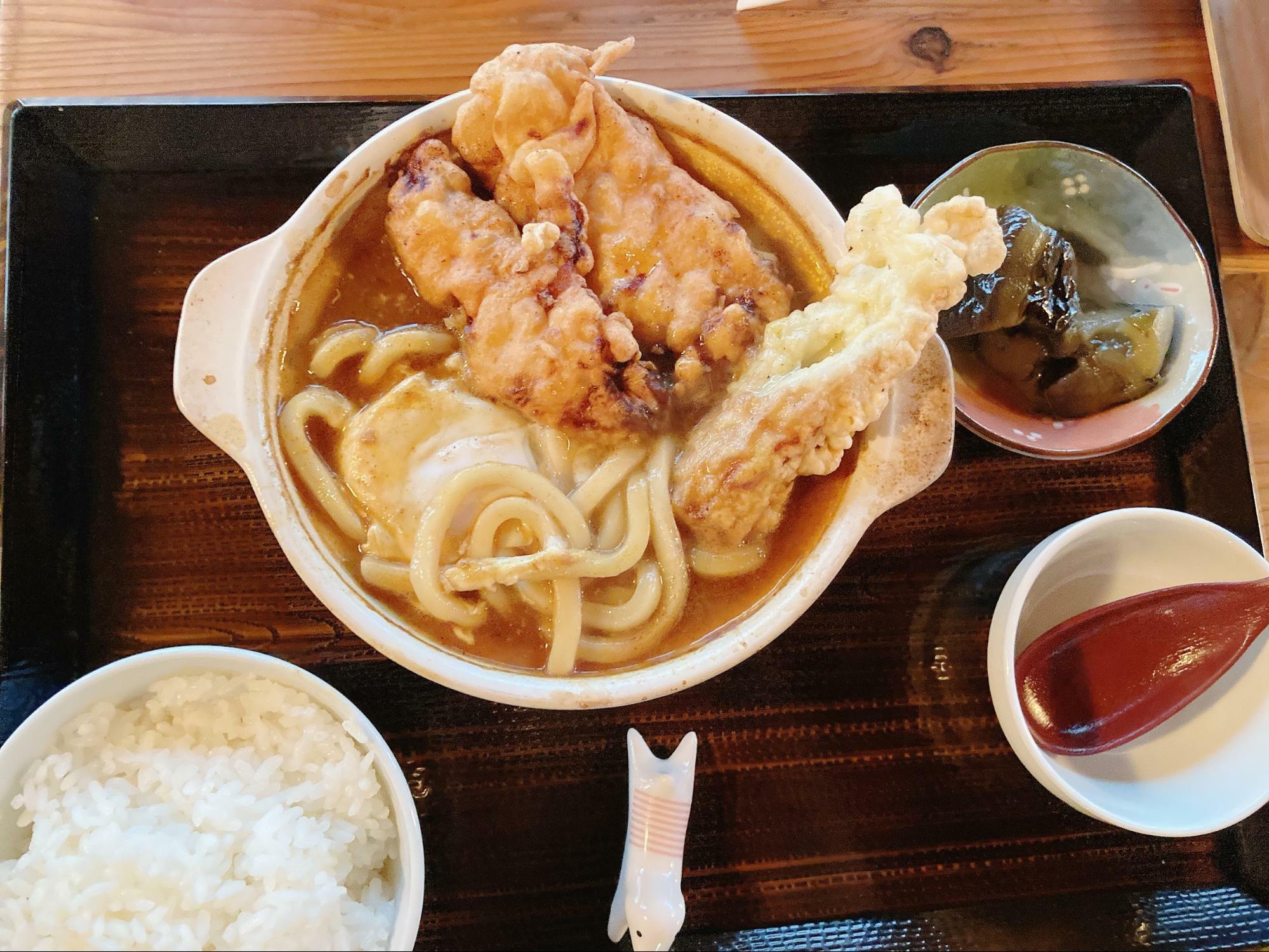 あったか鍋ランチ/土鍋カレーうどん（税込900円）