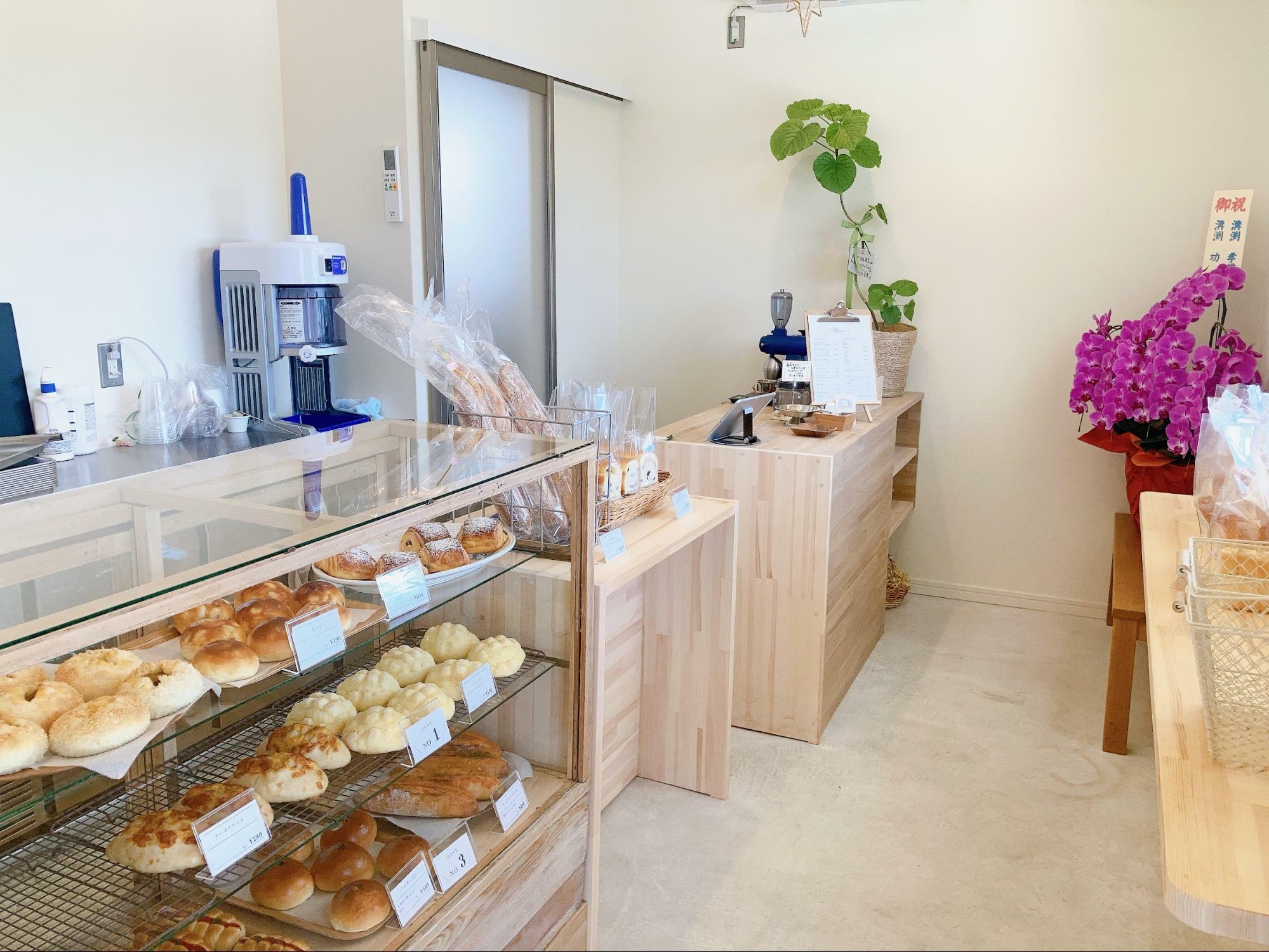 高松市】8/4にオープンした小さなパン屋さん！併設コーヒースタンドも