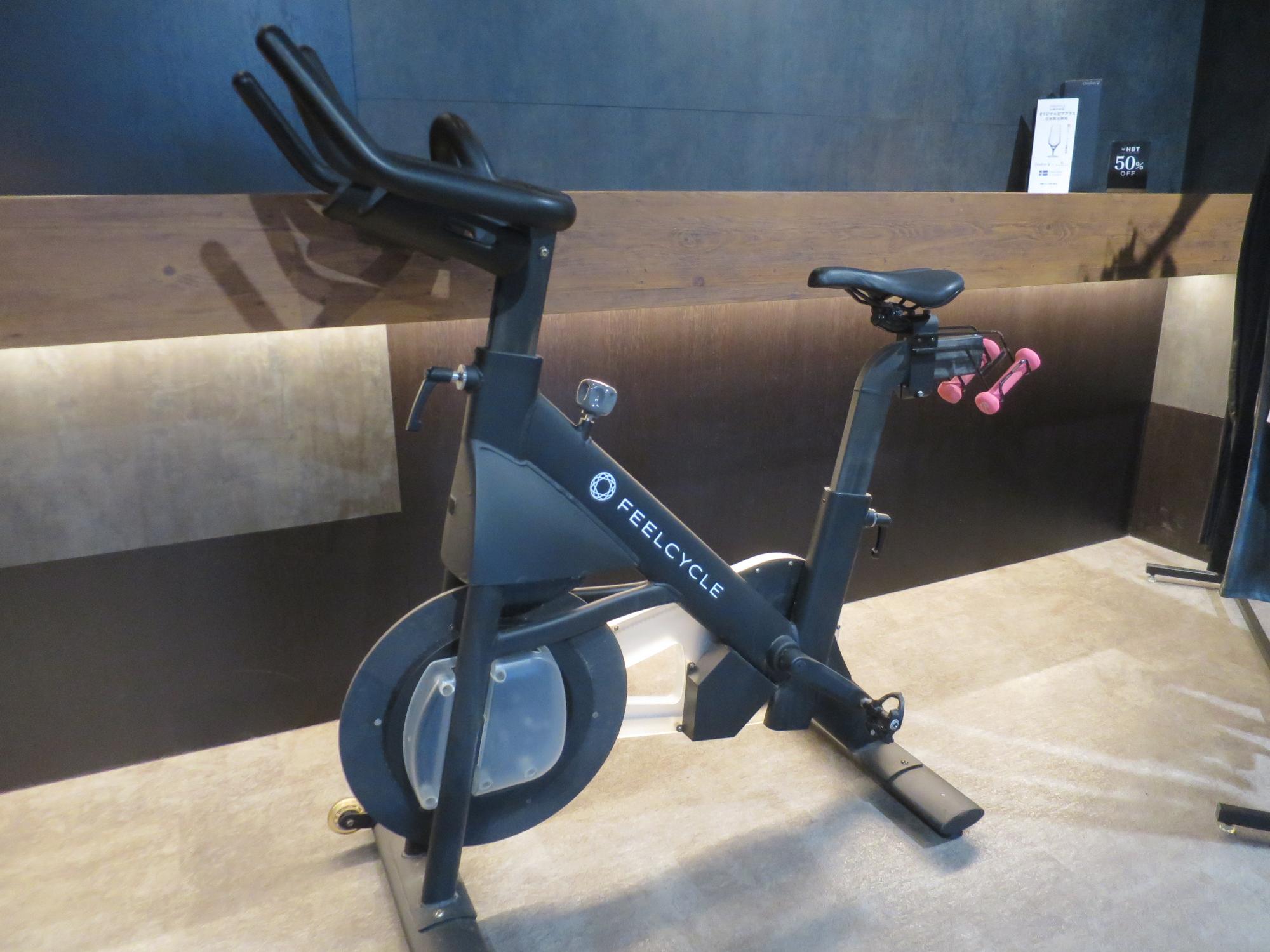 feelcycleエアロバイク