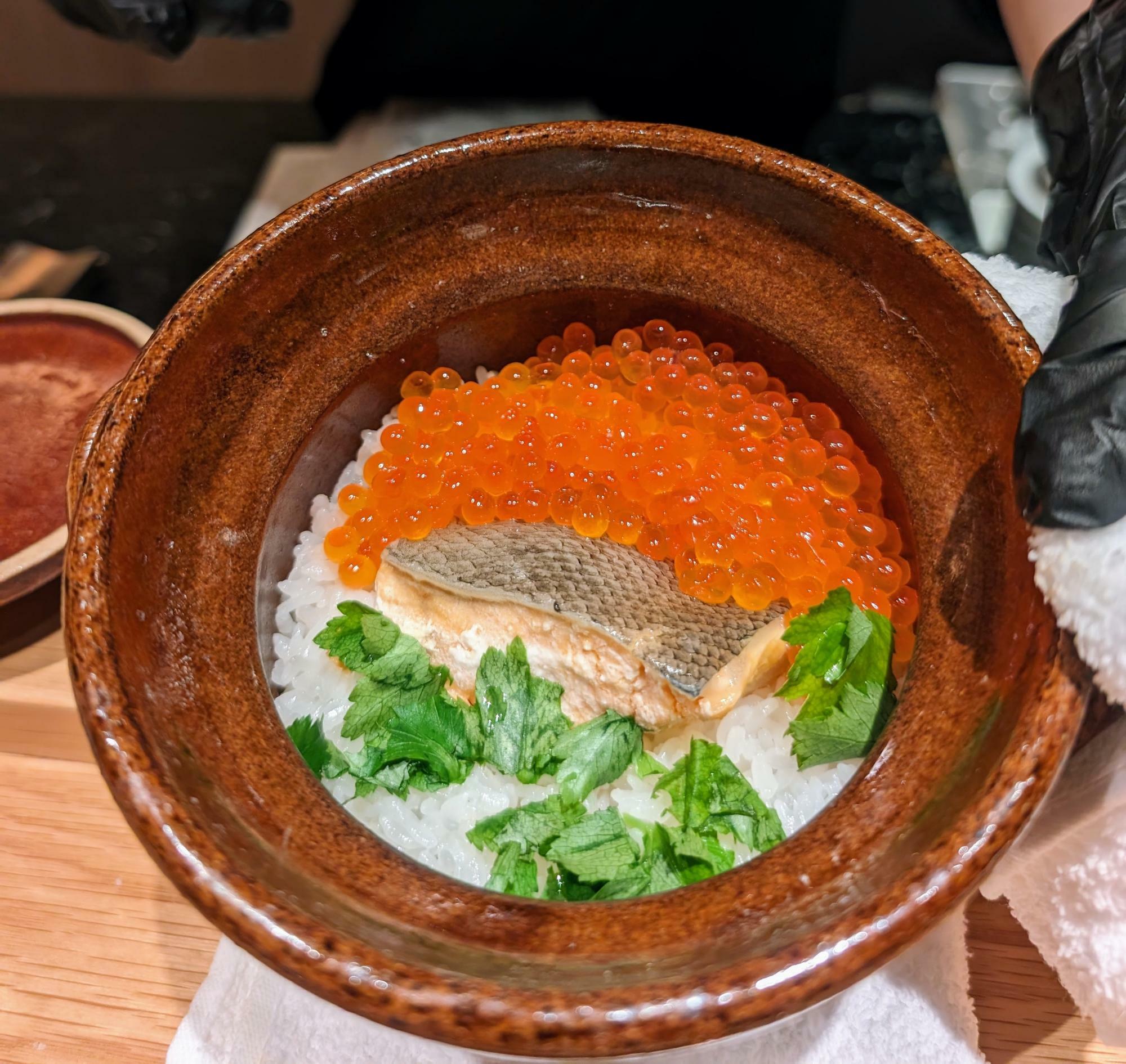鮭ハラスと北海道産いくらの土鍋ご飯