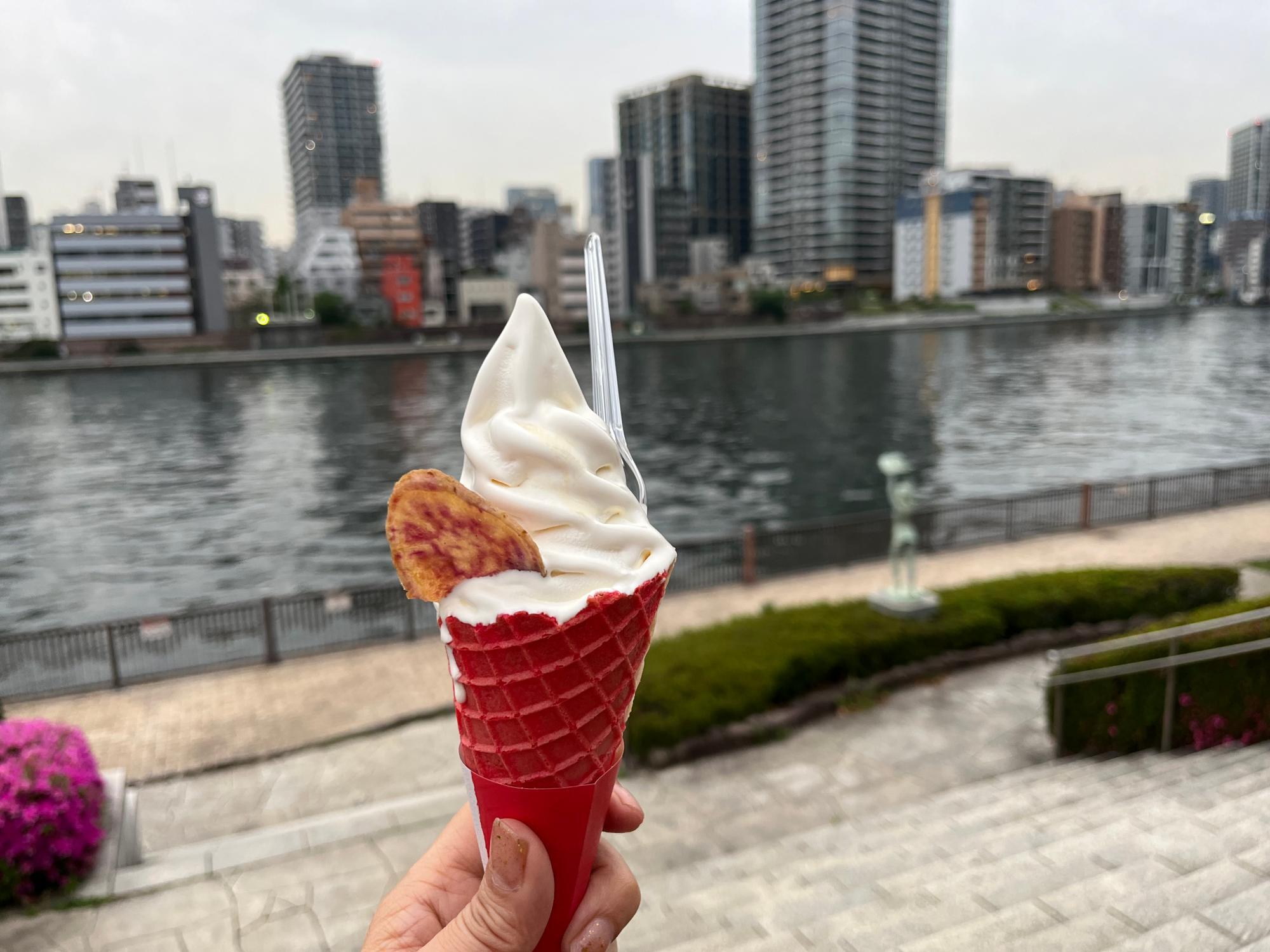 黄昏れ時の隅田川も美しいです