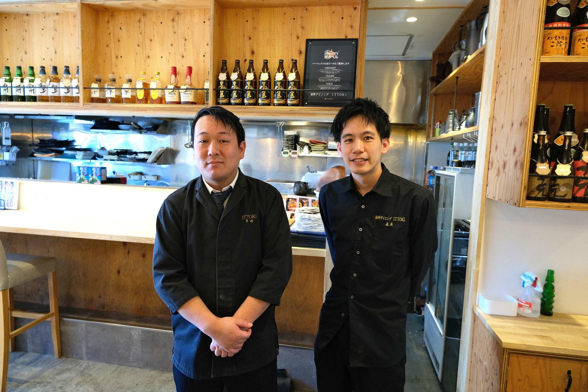 写真左 店主の多田さん、右 スタッフの森本さん