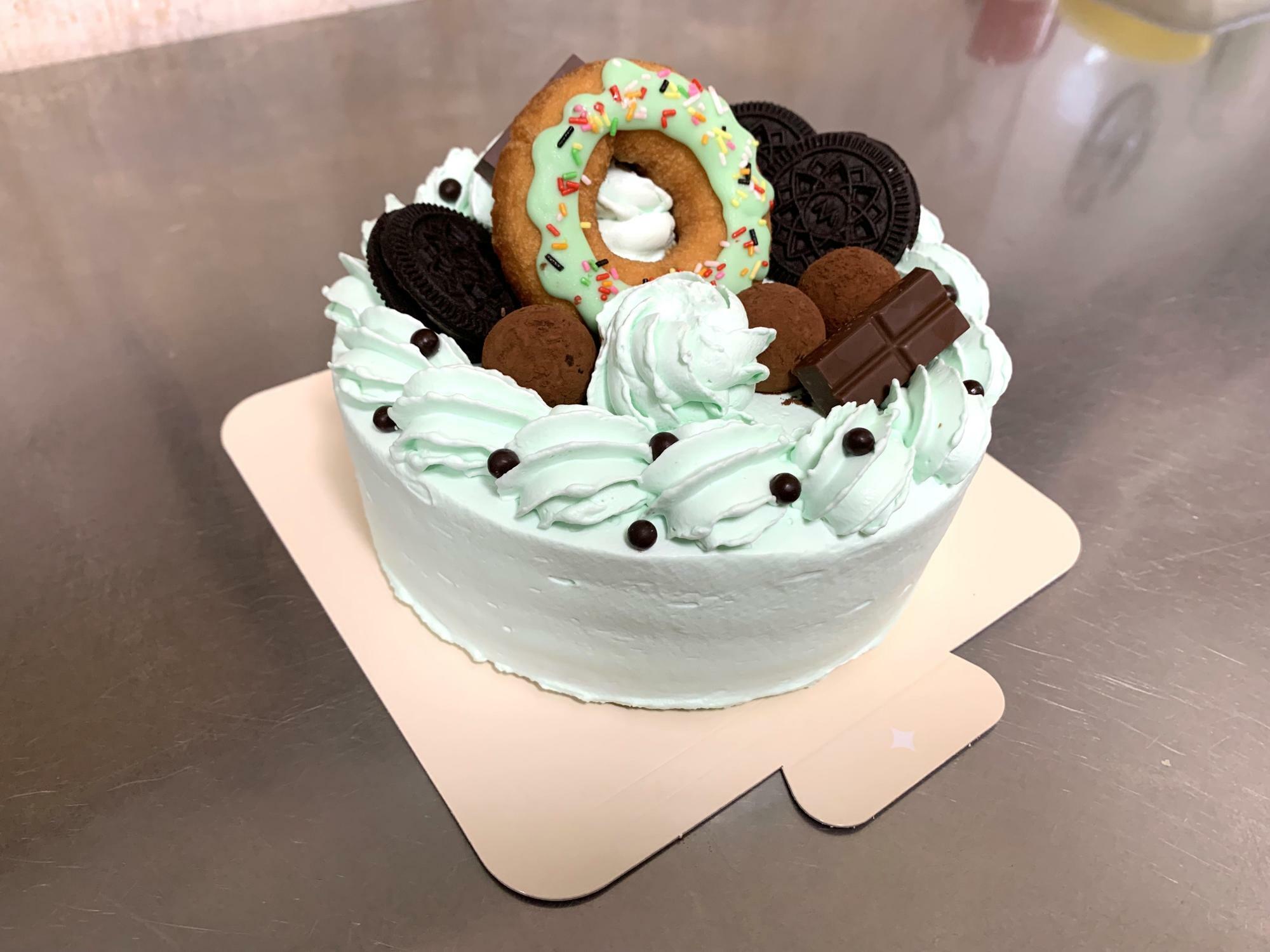 チョコミン党パティシエによるプレミアムチョコミントケーキ