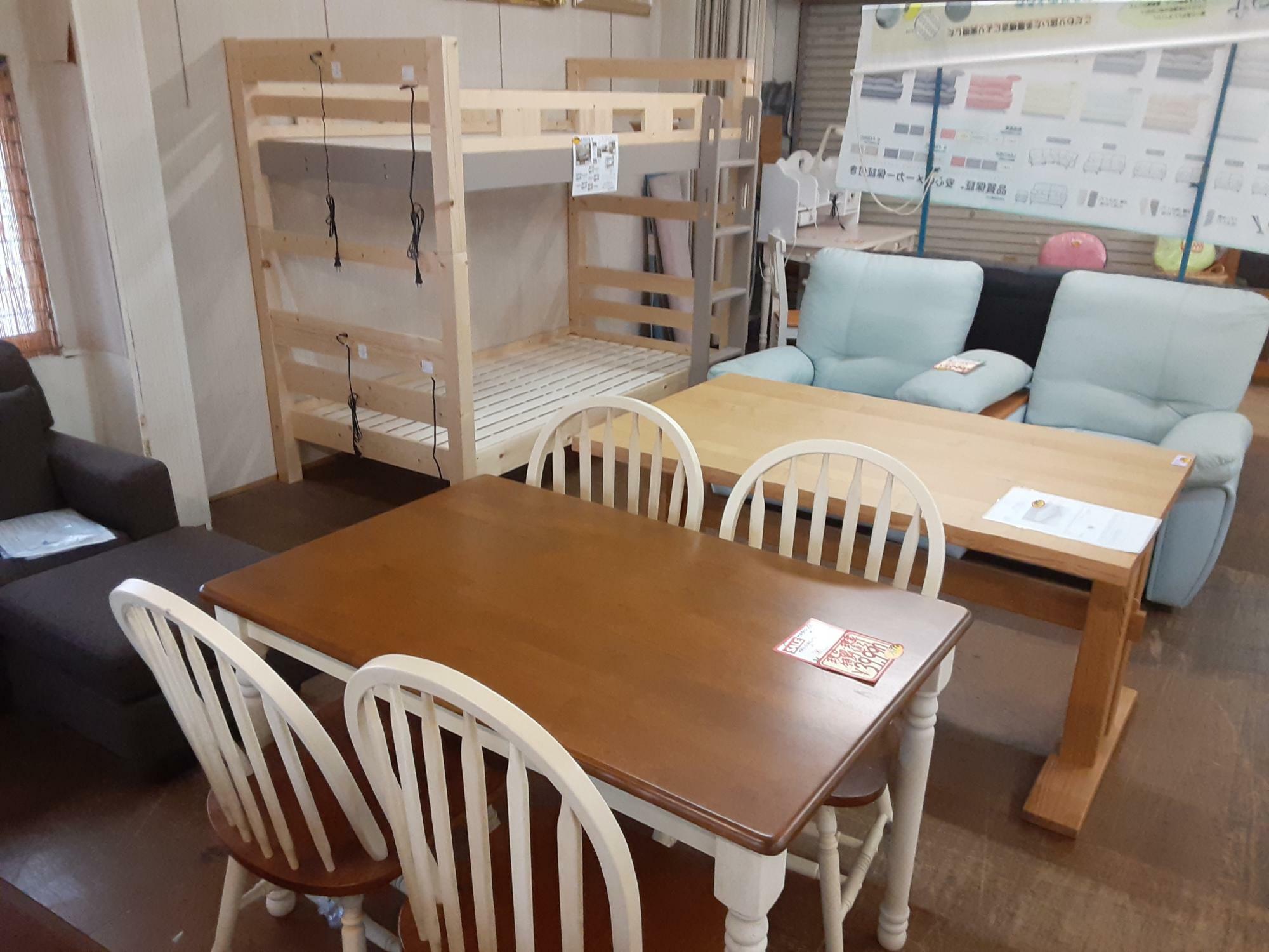 いろんな家具、あります（家具屋さんなので……汗）