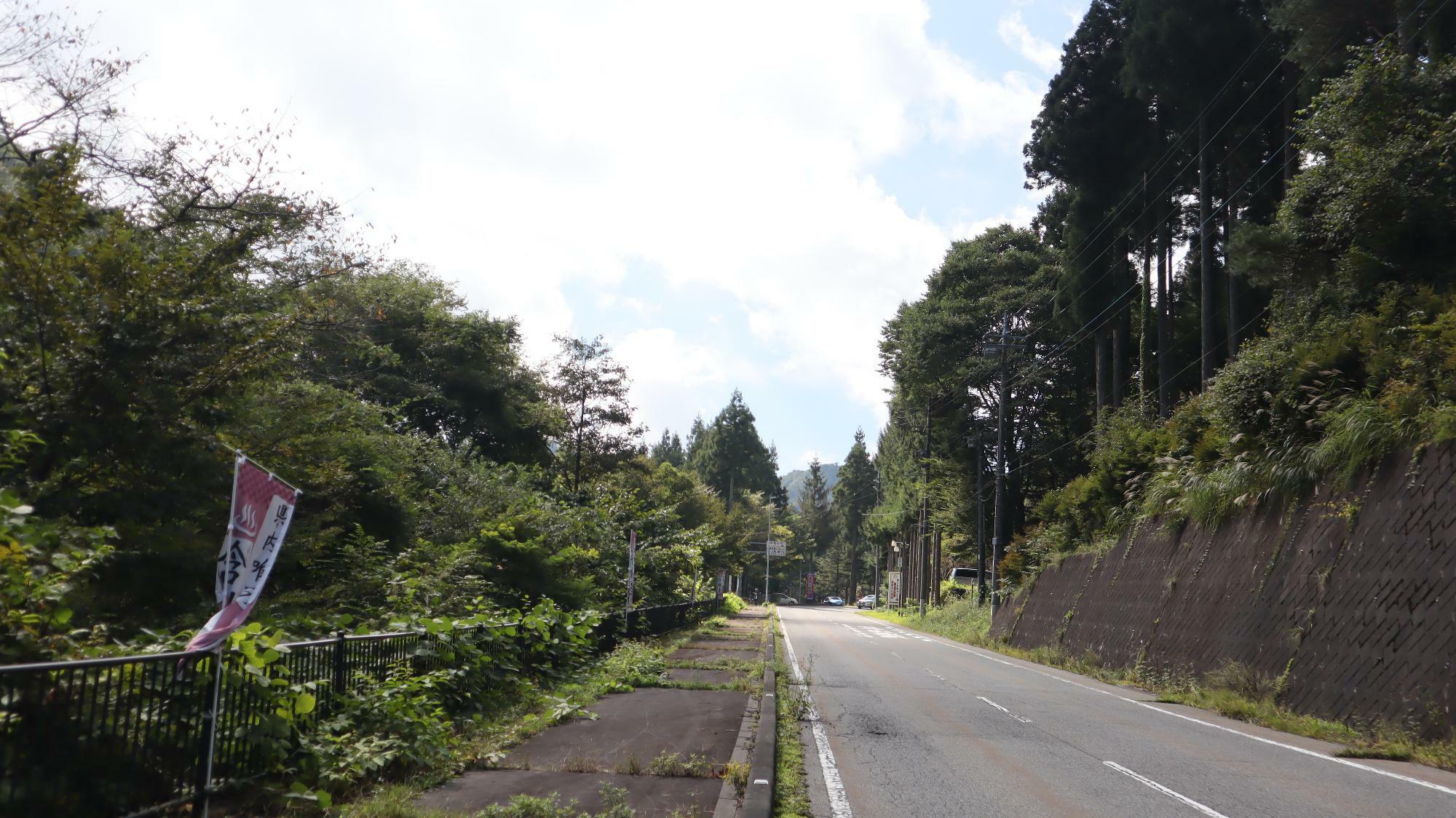 この先がゴール地点「はまゆう山荘」