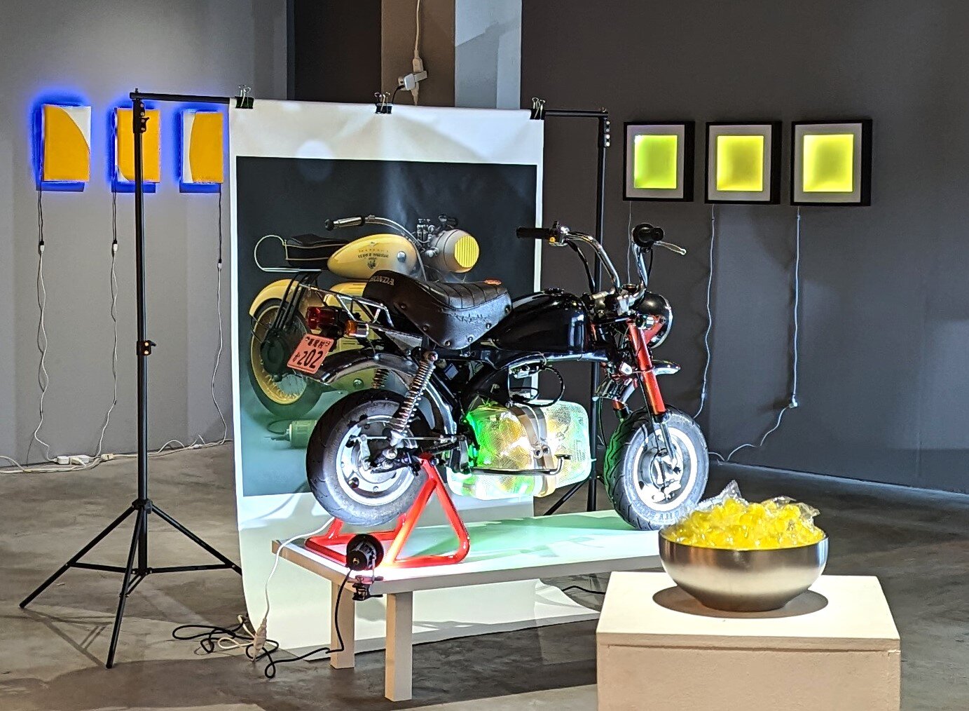 「レモン電池バイクのコンセプトモデル」