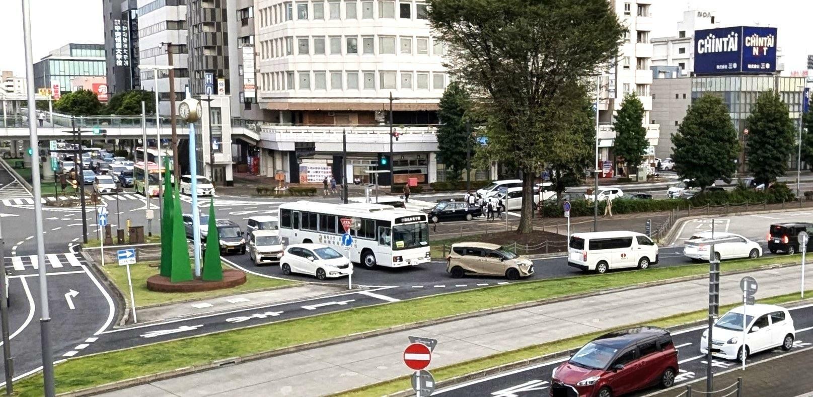 （広報では駅前広場と書かれていますので、駅前広場が正式名称のようです）