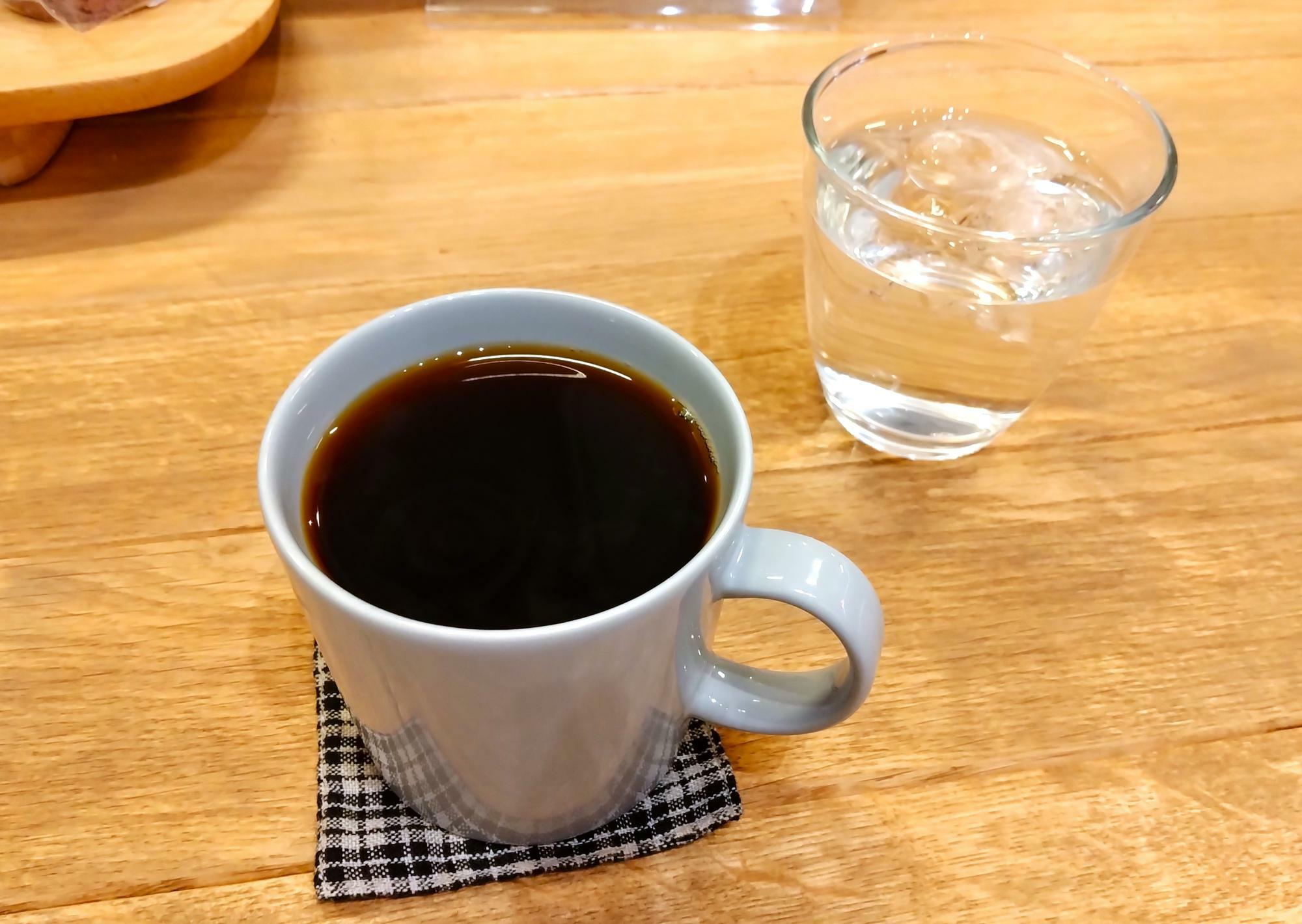 「マラウィ」のホットコーヒー。