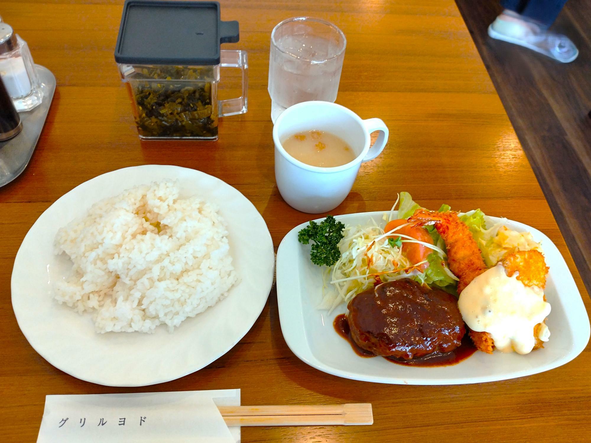 ご飯の友、高菜のお漬物も付いていましたよ。