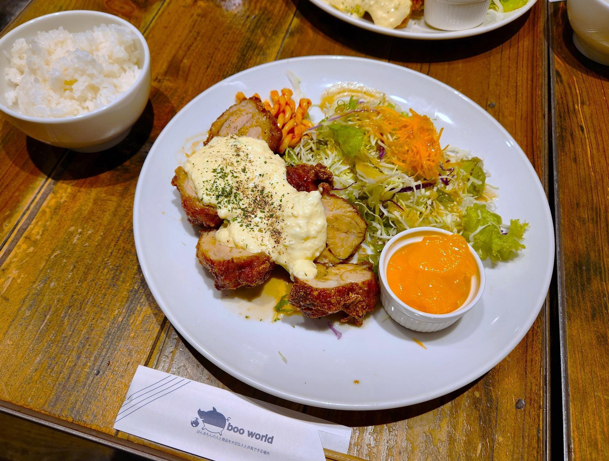 食べやすくジューシーなチキン。