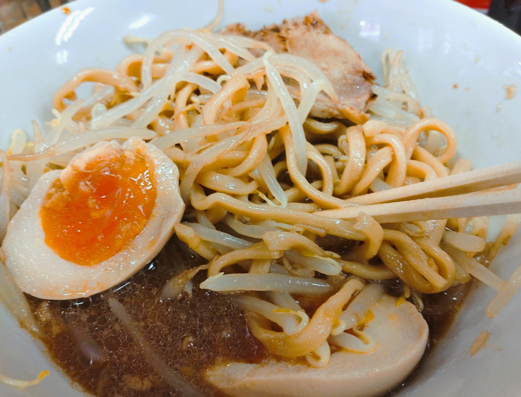 大阪市淀川区】6月新店「ボス豚(トン)西中島店」でラーメン実食