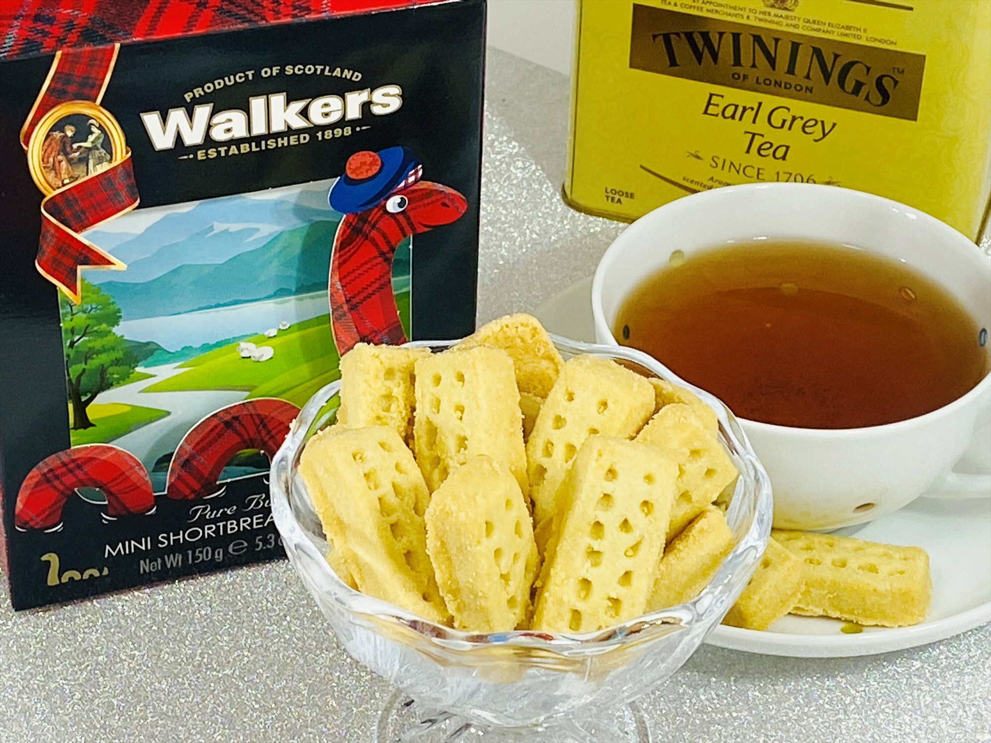 トワイニング紅茶とウォーカーショートブレッド