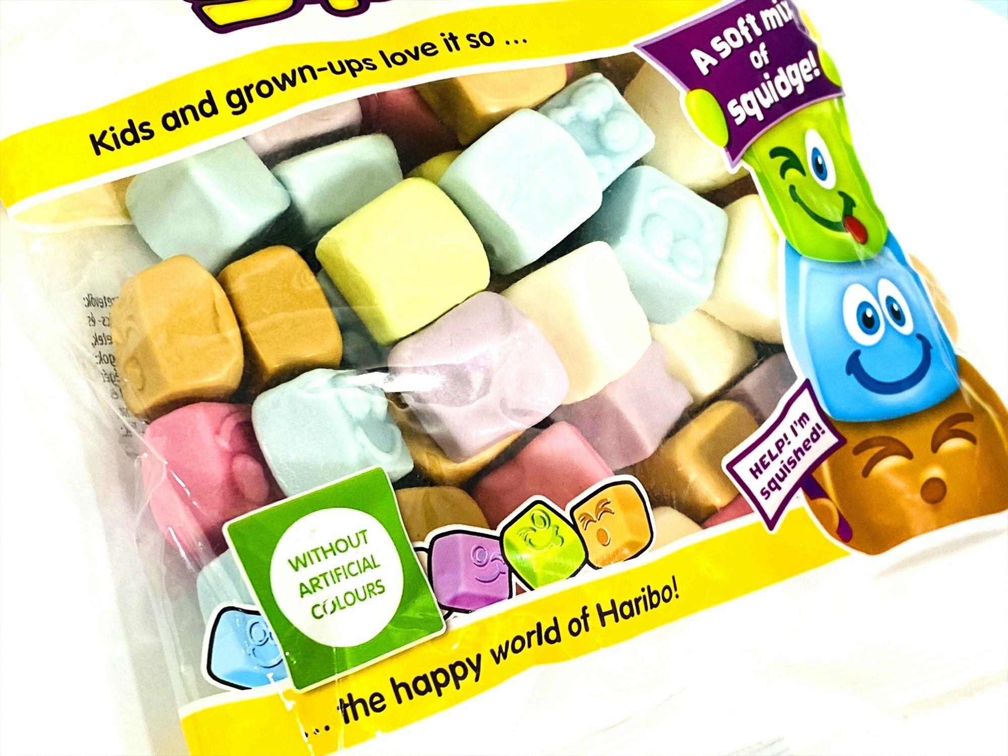 Kids and grown-ups love it so... the happy world of Haribo!（きらきら笑顔、みんなでハリボー！）