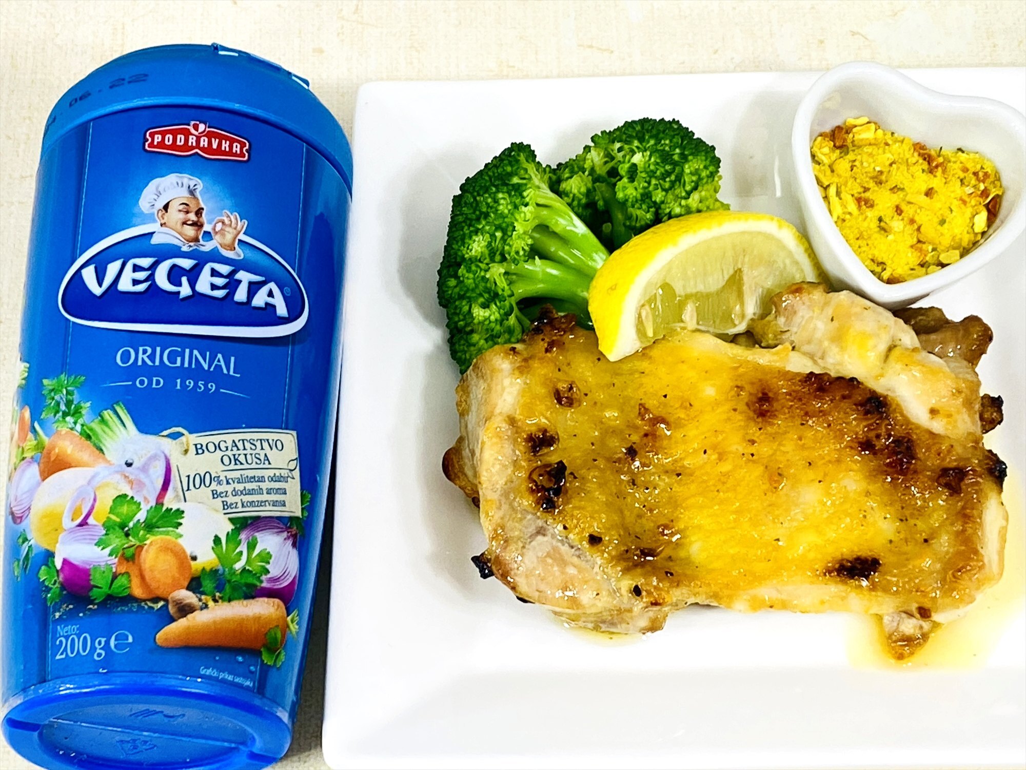 オススメは、鶏肉の両面にベゲタを振りシンプルにソテー!