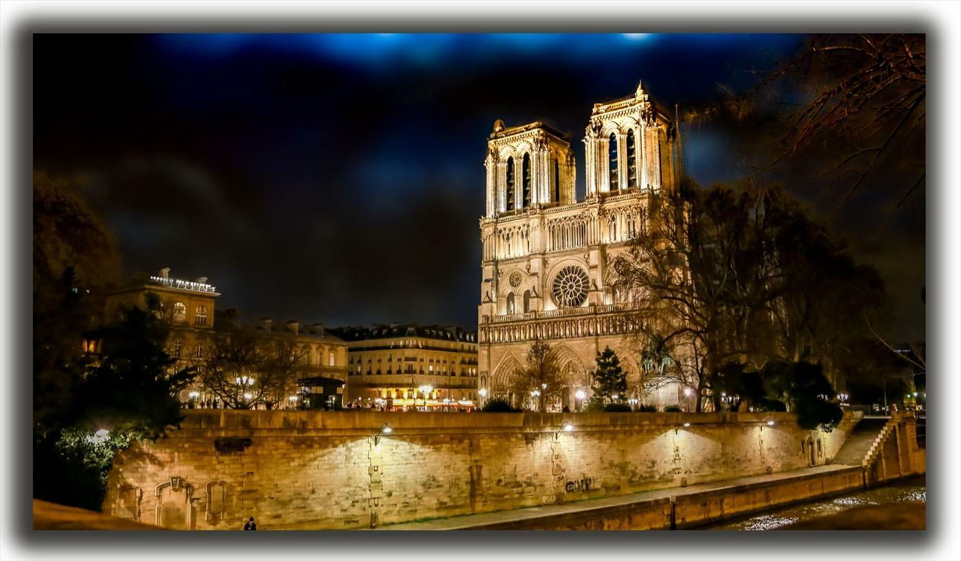 出典:flickr - Angelo Brathot, Notre-Dame de Paris