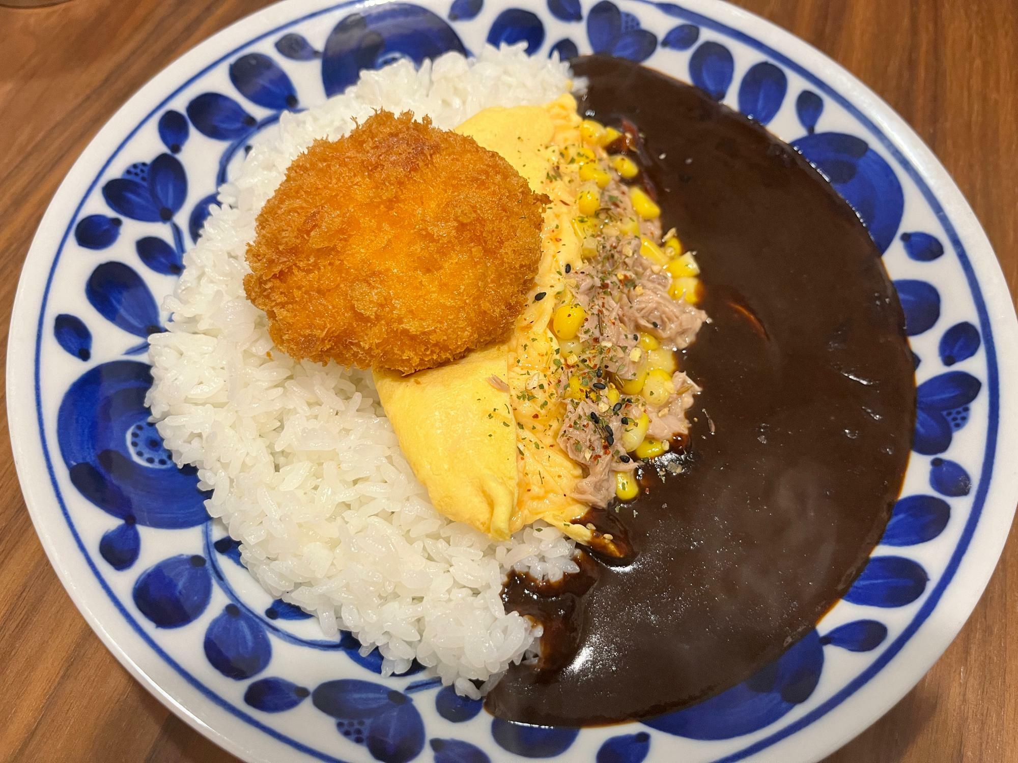 ツナとコーンのフワとろオムカレー