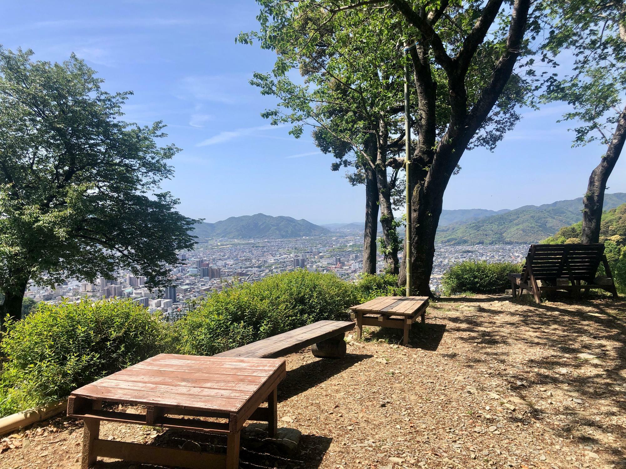 高嶺城跡 展望所です。絶景が広がっています。