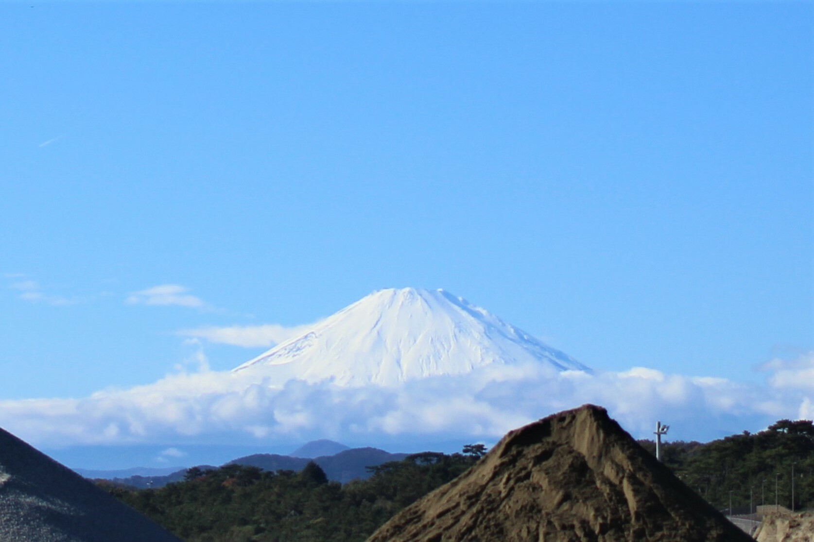 灯台付近から見る富士山