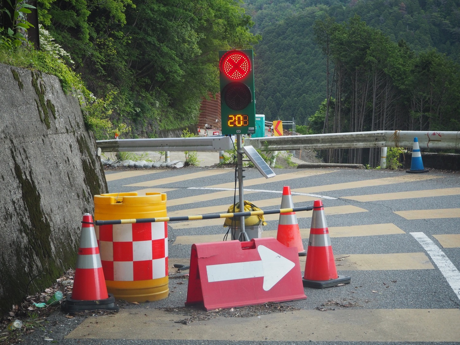 イライラせずに、遭遇したら諦めて一休みしてください