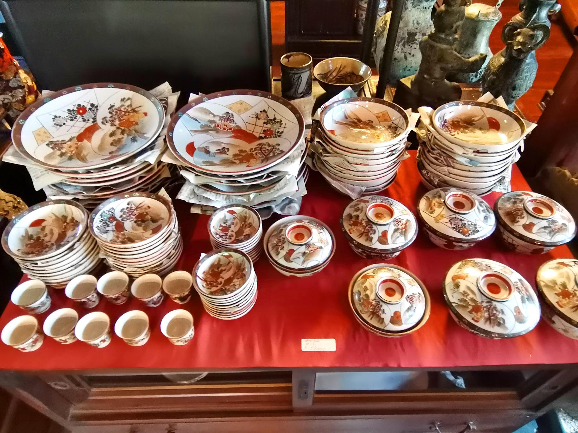 ウランガラス製の天使像 橋本市(高野山エリア)】店内リニューアルでスッキリ！大正時代の