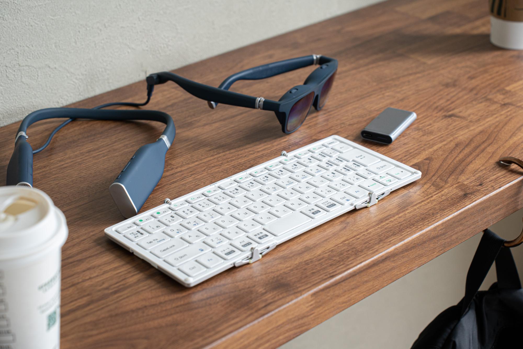 新発想ネックバンドが出色の次世代スマートグラス「VITURE One 新発想ネックバンドが出色の次世代スマートグラス「VITURE One