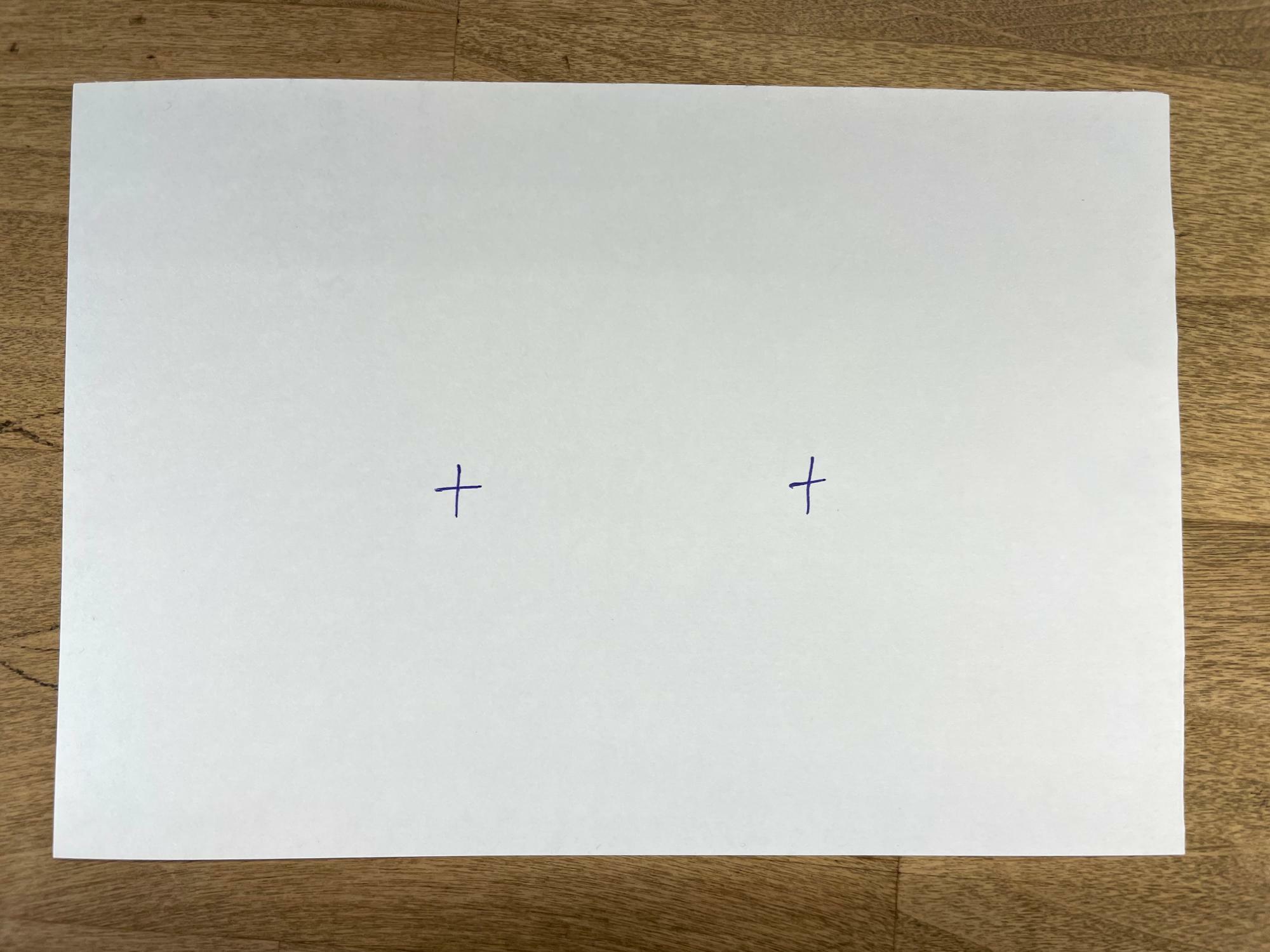 Ａ６サイズぐらいの紙を６分割する。アバウトに十字をかいて分割