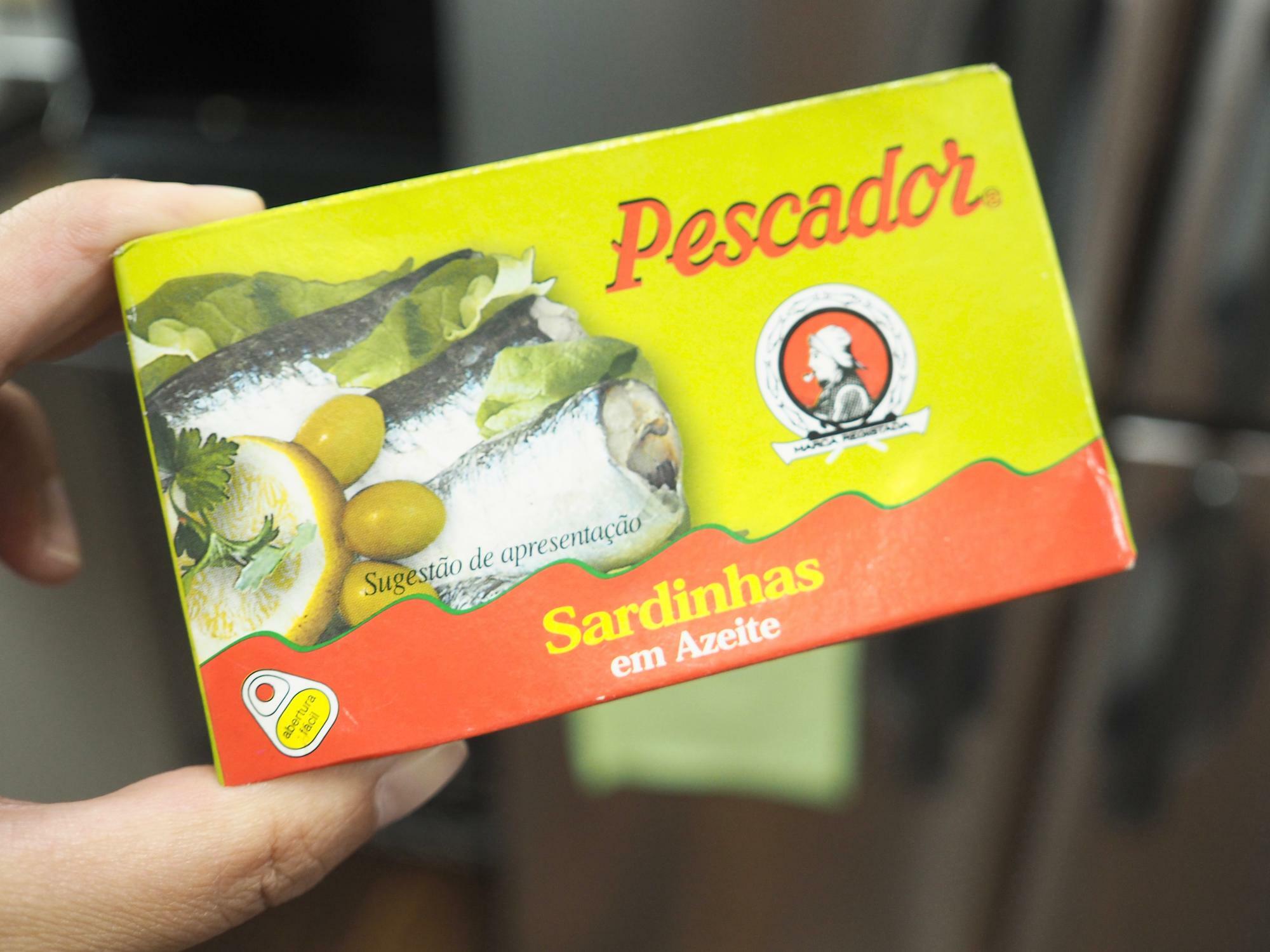 色使いが可愛い、ポルトガルの缶詰のパッケージ。「本当はもっと可愛いものがたくさんあるよ！」と平岩さん
