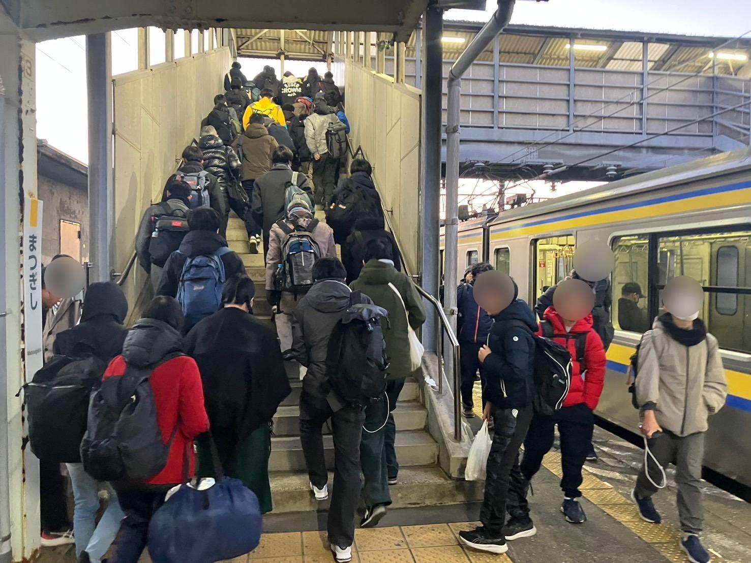 松岸駅での乗り換えの様子（筆者撮影）