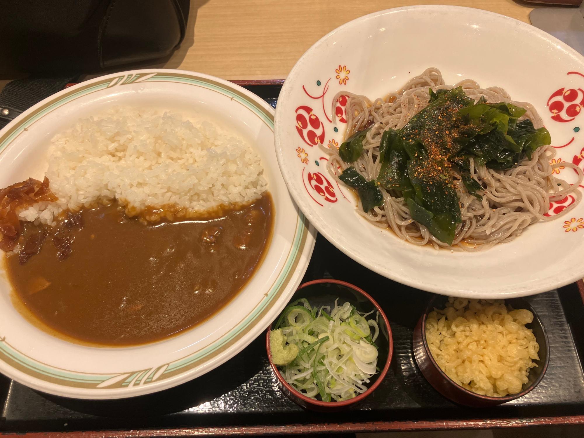 新年を迎えて初めて口にできた食事（筆者撮影）