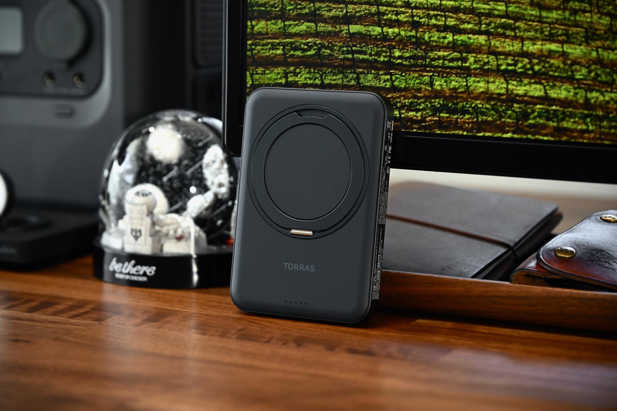 TORRAS Ostand MagSafe対応モバイルバッテリー 5,000mAh TORRAS Ostand MagSafe対応モバイルバッテリー 5,000mAh
