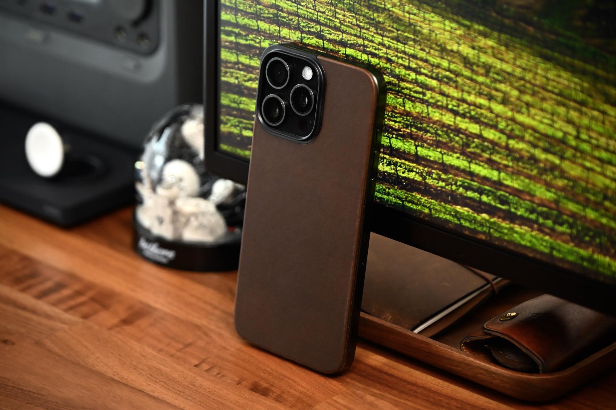 iPhone 15 Pro/Pro Maxのチタンフレームを隠さず使いたい人に iPhone 15 Pro/Pro Maxのチタンフレームを隠さず使いたい人に