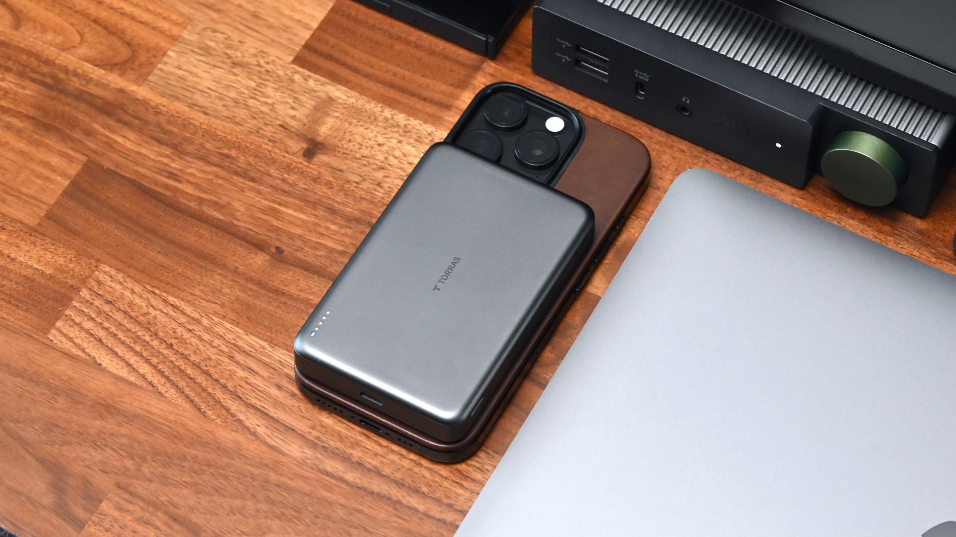 TORRAS Go-MiniMag Qi 2モバイルバッテリー 10000mAh Amazon.com: TORRAS MiniMag Qi2 Power Bank, Ultra-Slim 10,000