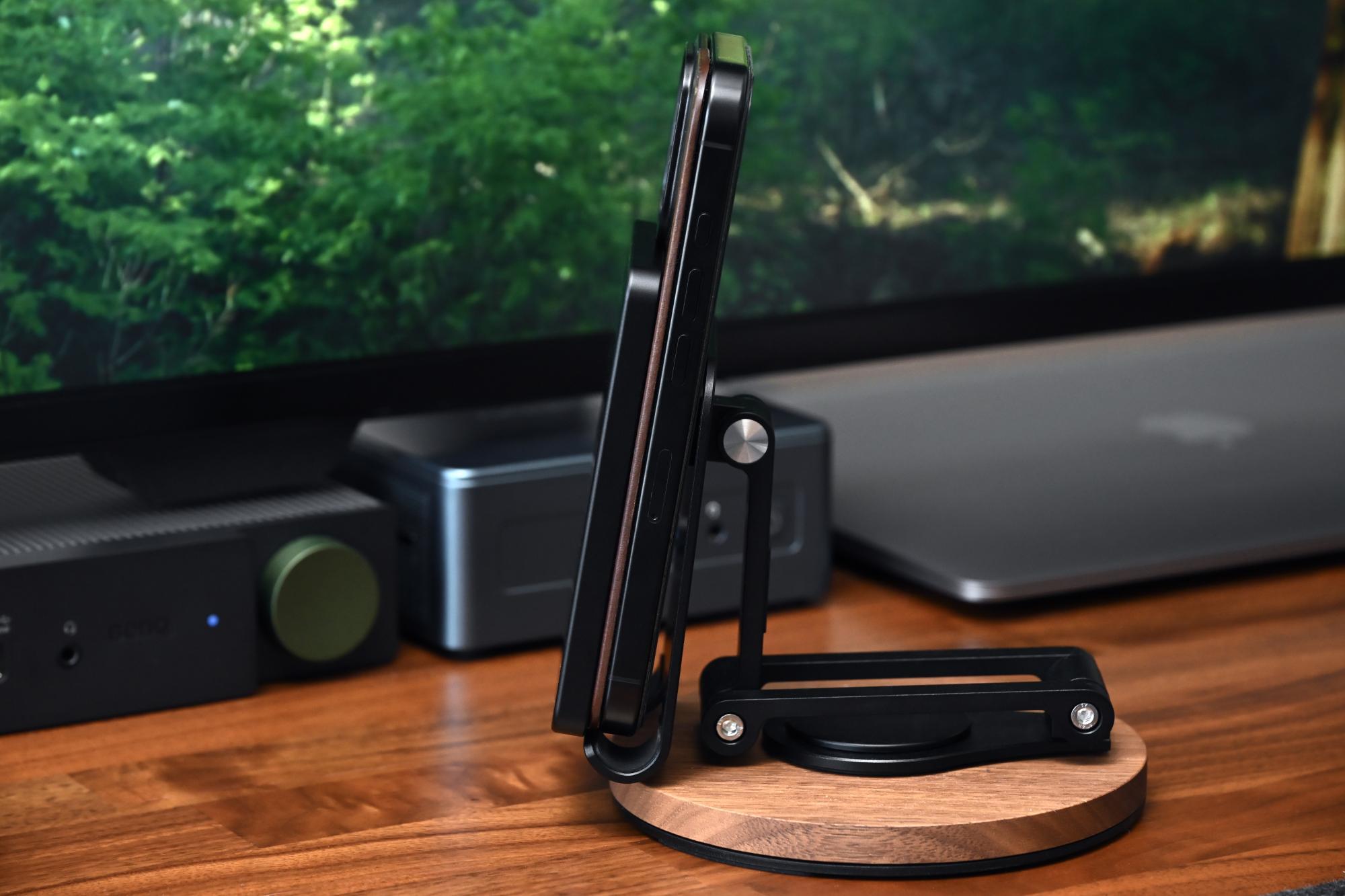 7.55mm！MATECH 極薄モバイルバッテリー。Qi2対応でiPhoneへの