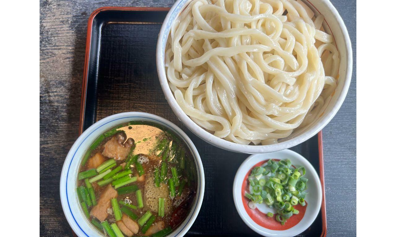 こってりもつ汁うどん　825円（税込）