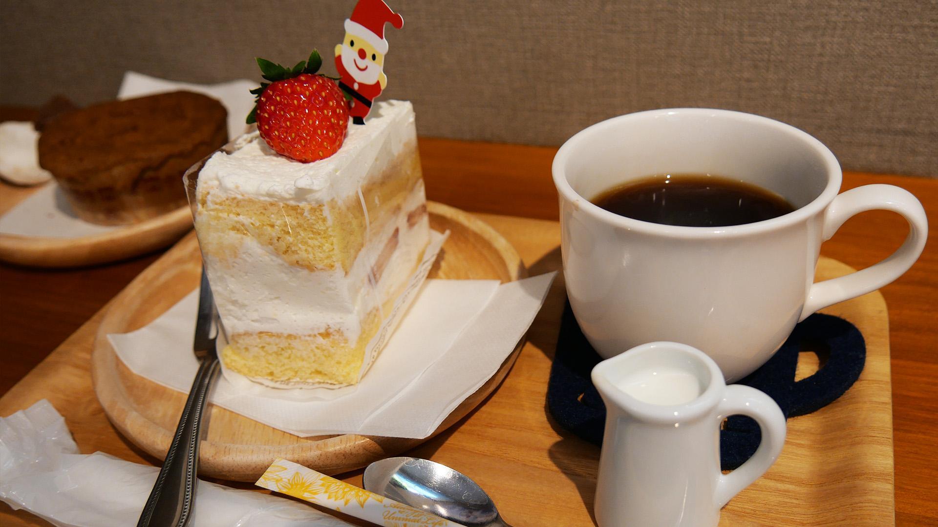 いちごのショートケーキ620円(税込)+コーヒー250円(税込)