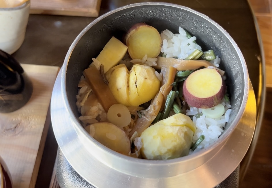 和栗とサツマイモ山菜釜飯（税込2,750円）