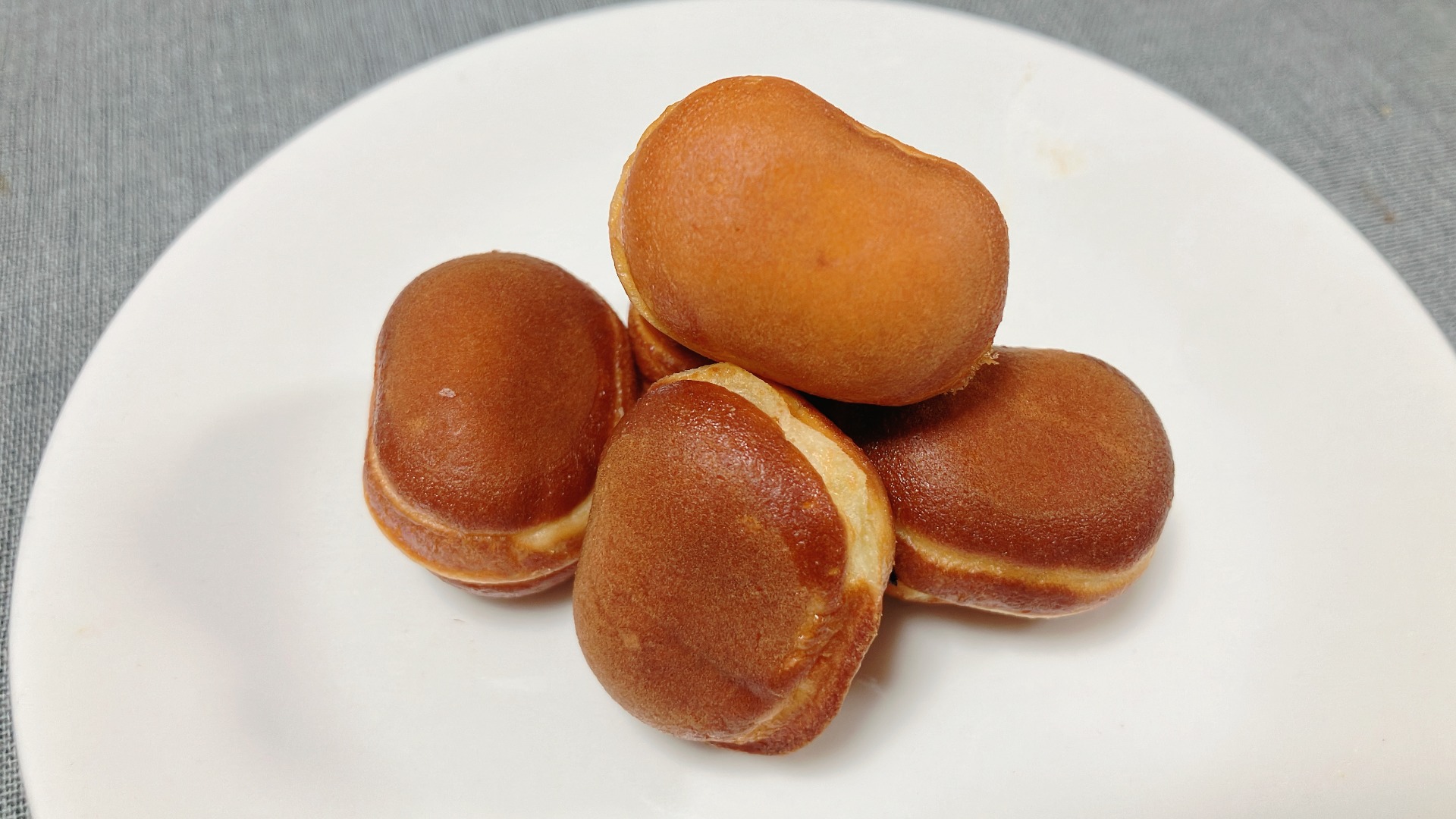 東員町】よくあるベビーカステラ…と思ったらチーズケーキ⁈新感覚 東員町】よくあるベビーカステラ…と思ったらチーズケーキ⁈新感覚