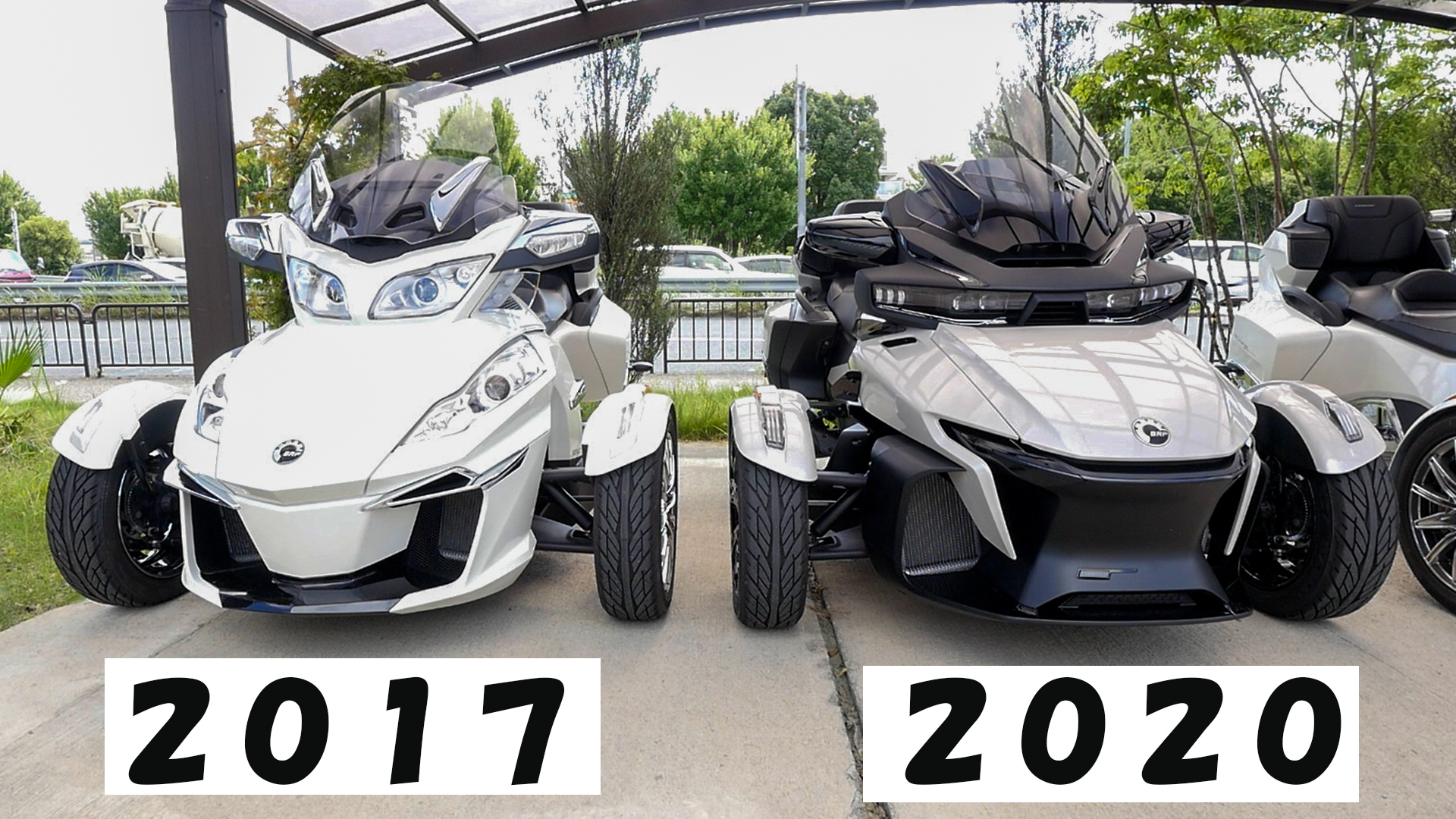 Spyder RT Limitedの2017モデルと2020モデル。2020で近未来感が増してます。スペックは大きくは変更なし。