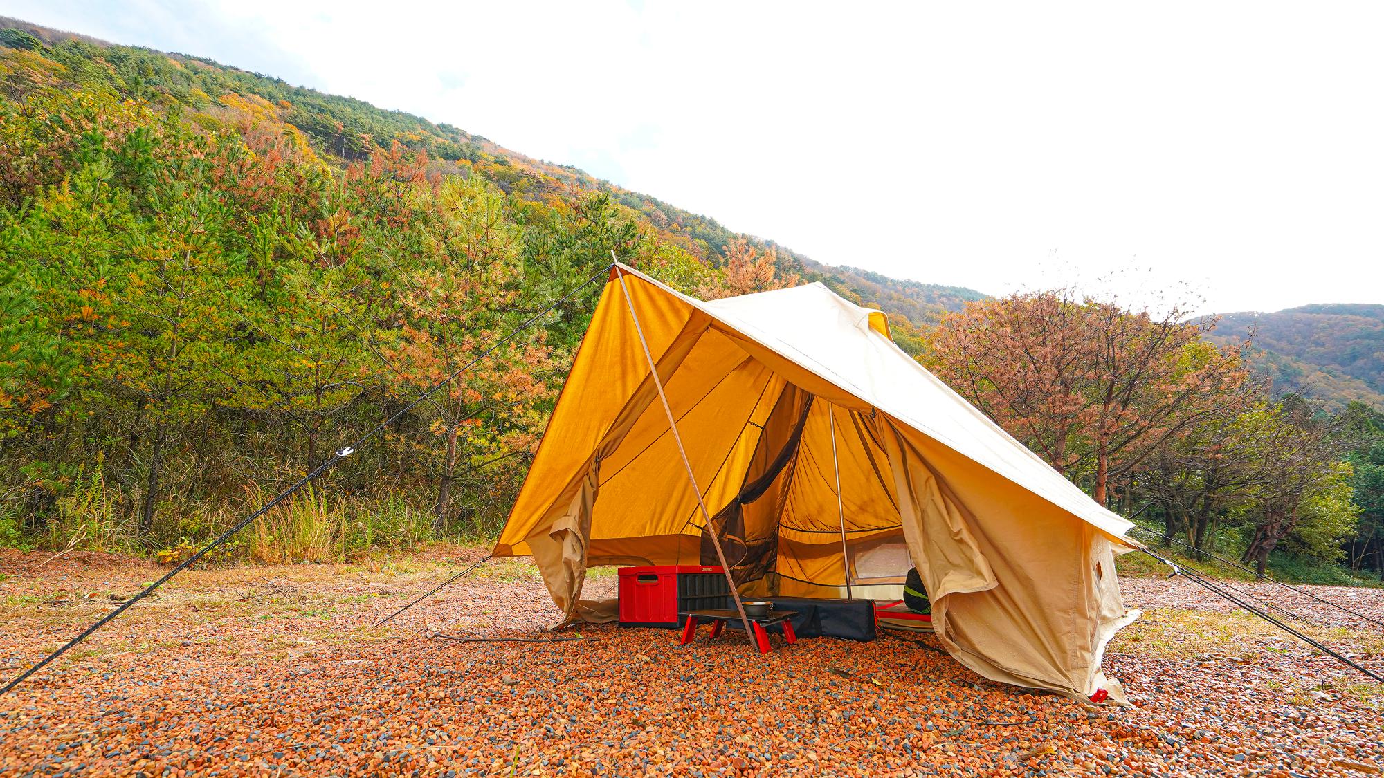 キャンプをワクワクさせる小屋型テント！秘密基地が持ち運べてかんたん