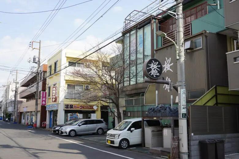 ブラタモリ日本の温泉編は、大田区の桜館から番組がスタートし、過去の映像も併用