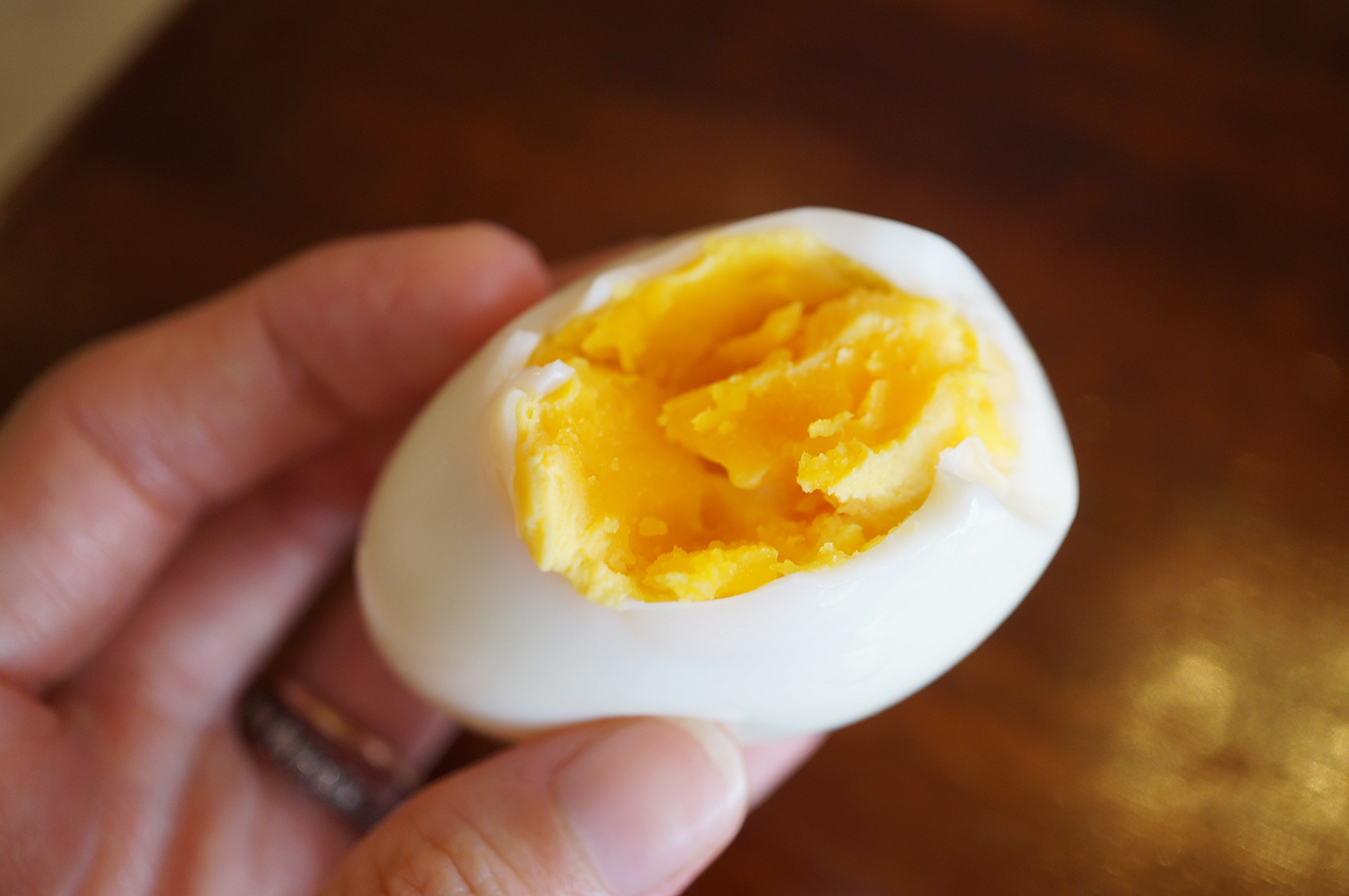絶妙な茹で加減の茹で卵
